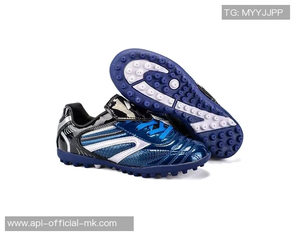 足球鞋长钉与碎钉的选择指南及其对比赛表现的影响分析